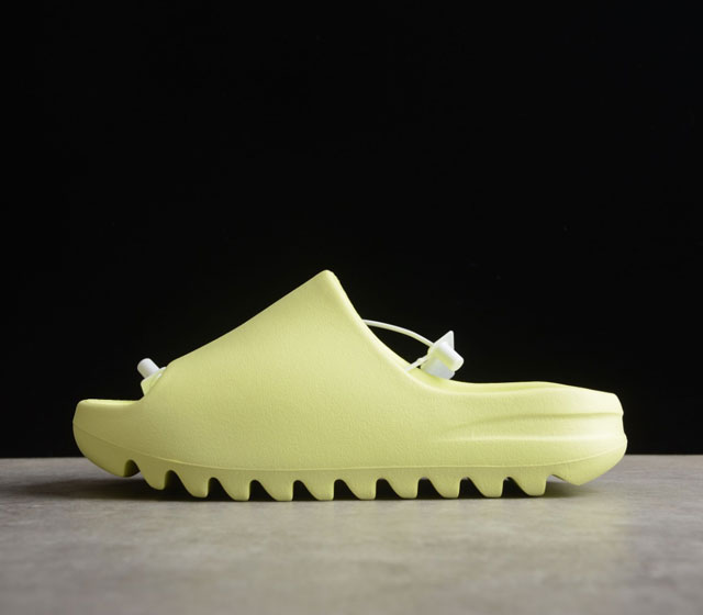 adidas originals Yeezy Slide Glow Green 2022 Size (US4 37)(5 38)(6 39)(7 40.5)