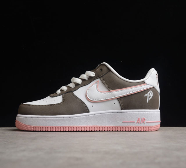 NK Air Force 1 # # CN2405-111 SIZE 36 36.5 37.5 38 38.5 39 40 40.5 41 42 42.5 4