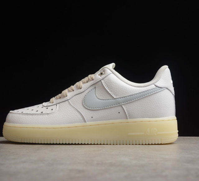 NK Air Force 1 # # FD0793-100 SIZE 36 36.5 37.5 38 38.5 39 40 40.5 41 42 42.5 4