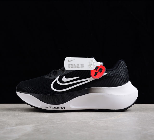 Nk Zoom Fly 5 Dm8974-001 . . tpu . zoomx . . sr02 . zoomx . . zoomx . . . . . 3